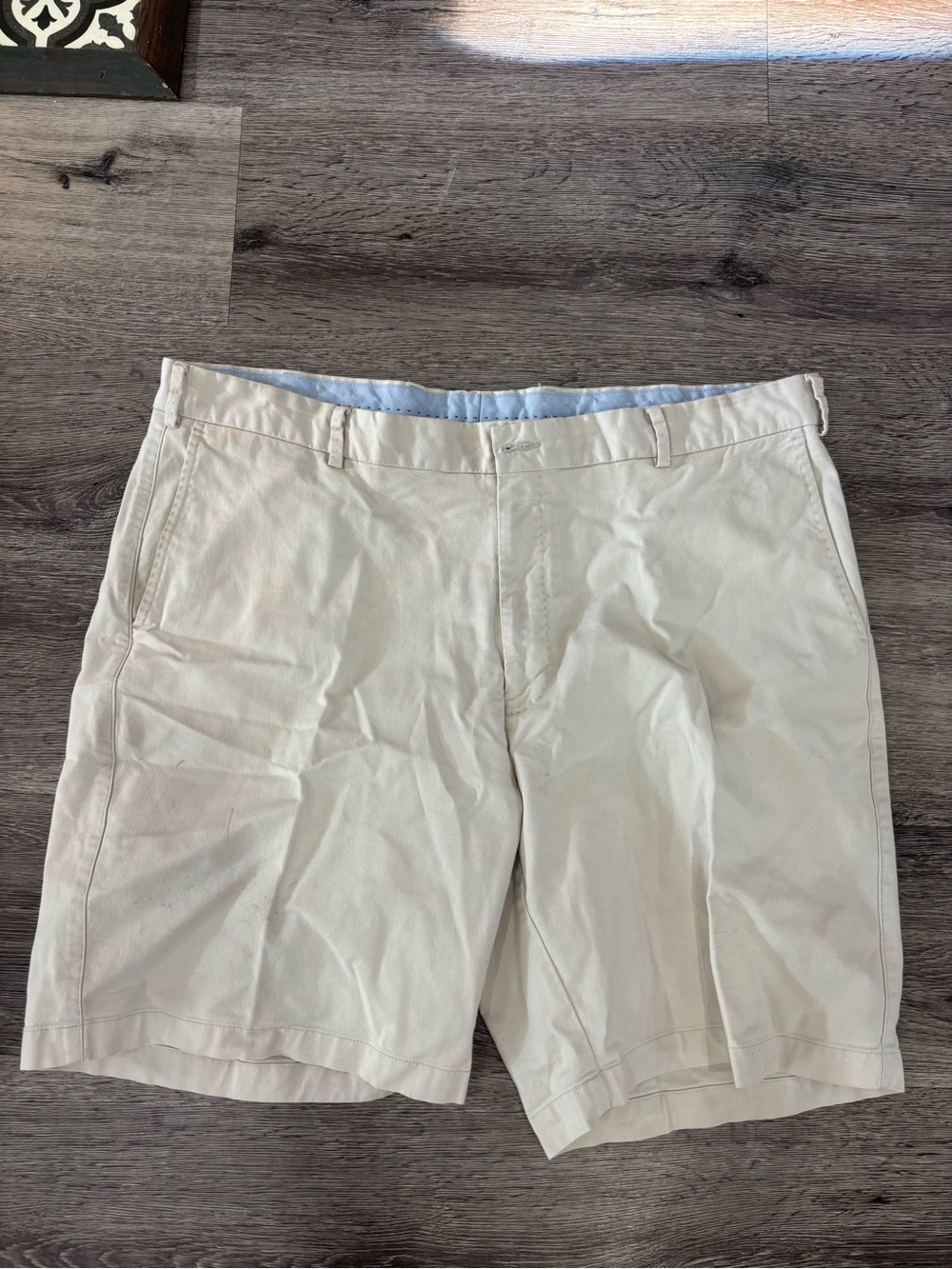 Peter Millar Men's Flat Front Cream Shorts